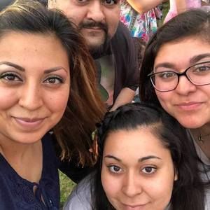 Meet your Posher, Adelfa